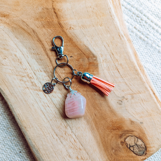 Pendentif en Quartz Rose — Douceur & sécurité